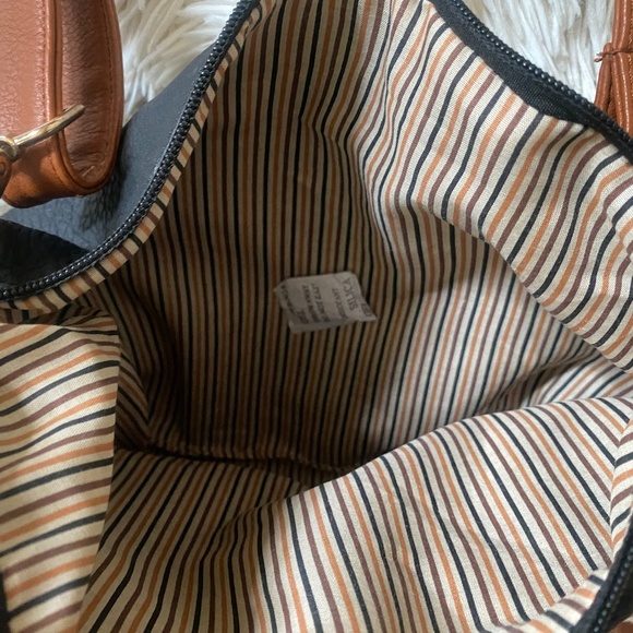 Black Leather Adjustable Shoulder Bag with Coin Purse - Picture 8 of 9